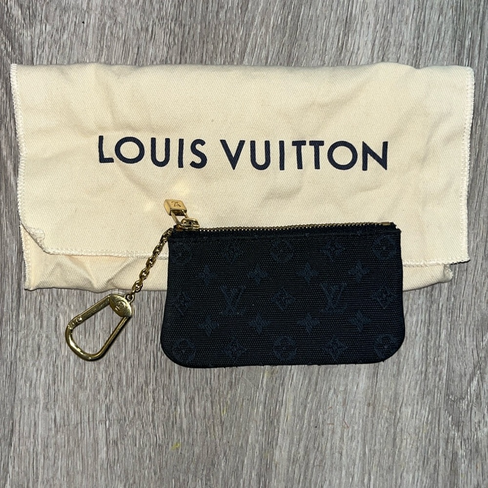 Louis Vuitton keychain cardholder